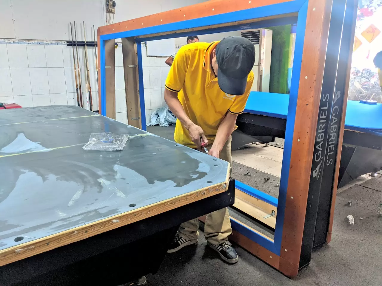 vệ sinh mặt đ&aacute; b&agrave;n bida