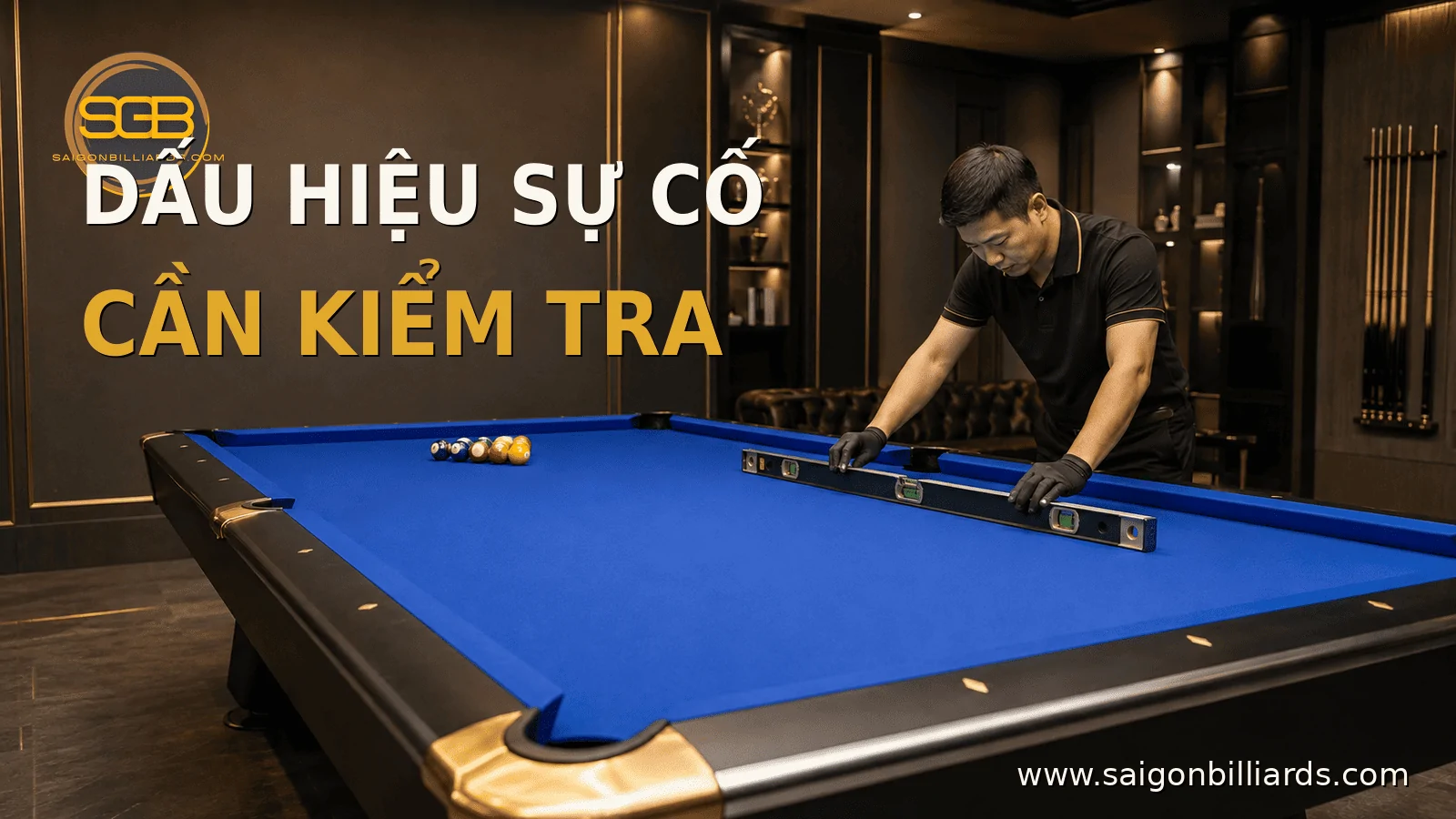 kỹ thuật vi&ecirc;n kiểm tra c&aacute;c dấu hiệu sự cố tr&ecirc;n b&agrave;n pool thu&ecirc;